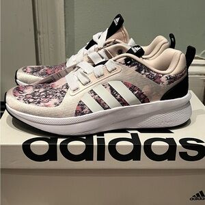 NEW!! (With Tags )Adidas Women’s EDGE LUX 6 Sneaker
